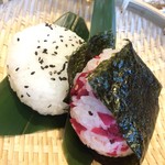 御厨 - 胡麻塩おにぎり、きざみ梅おにぎり