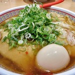 どうとんぼり神座 - 小チャーシュー煮卵ラーメン（ねぎトッピング）