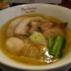黄金の塩らぁ麺　ドゥエイタリアン