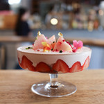 ドルミール - 桃といちごのパフェ☆