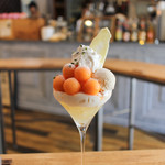 ドルミール - メロンと杏仁のパフェ☆