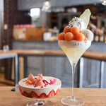 ドルミール - 桃といちごのパフェ＆メロンと杏仁のパフェ☆