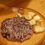 ビストロ シン 2 - ステーキアッシェ パリ風レアハンバーグ：950円