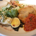 マザーエスタ - ヒレカツレツ、玉子とほうれん草のグラタン、キタアカリのサラダ
