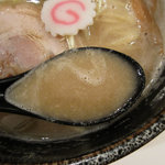 東成きんせい - 醤油らーめん/スープ