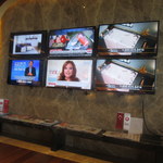 Turkish Airways Lounge - テレビは６画面