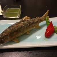土佐料理 司 高知本店 - 仁淀川の天然鮎の素揚げ　緑酢添え