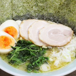 特藤・豚骨醤油ラーメン