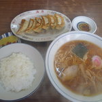 満来 - ラーメン半ライス餃子