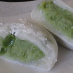 創作郷土菓子 榎本屋 - ずんだ大福（断面）