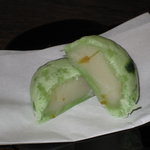 創作郷土菓子 榎本屋 - ゆずまんじゅう（断面)