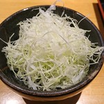 魚活撰豚 とんかつ 二代目 星将 - お替りのキャベツ