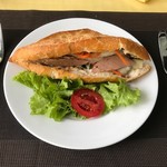 VINH HUNG Riverside Resort & Spa - 