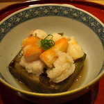 大喜久 - 加茂茄子の煮浸しと鱧と海老のそぼろあんがけ。