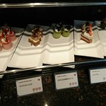 ブッフェアンドカフェ スロープサイドダイナー ザクロ - 