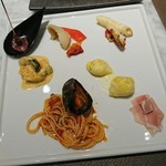 ブッフェアンドカフェ スロープサイドダイナー ザクロ - 