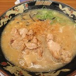 豚とろ - Cセットのラーメン。細麺と違い中細麺。美味しいです