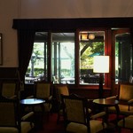 Manpei Hotel Bar - Barはこのロビーの一角に