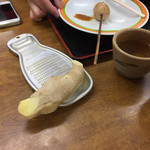 山下うどん - なんかでっかいセルフ生姜。
