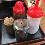 山下うどん - テーブル脇の方々