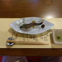洛雲荘 - 鮎の塩焼き（これだけが飛び抜けで美味しかった。）