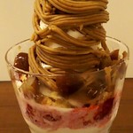 ミルク&パフェ よつ葉ホワイトコージ - 