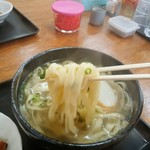 並松そば - 平麺。縮れ具合がいいね。