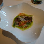 キュイジーヌ[s] ミッシェル・トロワグロ - ←ウイキョウとバジルのソースをかけて