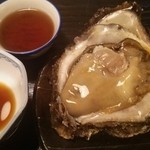 海鮮どんぶり亭 - 岩牡蠣特大 1500円