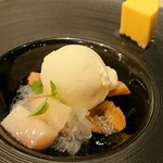 天廣堂 - ココナッツアイスクリームに桃のコンポート、マンゴーケーキ