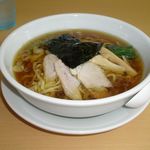 ラーメン居酒屋 はんぐりら - ラーメン(鳥がらダシ) 690円