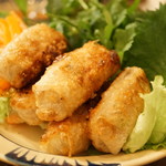 ヨヨナム - 揚げ春巻き（5本・葉っぱ付・1150円）