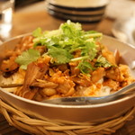 ヨヨナム - 鶏肉とキノコと蓮根のレモングラス混ぜご飯～レモングラスチリオイル添え～（1500円）