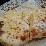 インド料理専門店 クシュクシュ - 2017　9/1　チーズナン