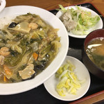 綾 - 中華丼