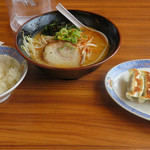 らーめん花楽 - 味噌ラーメン、餃子ライス