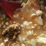 らーめんや煌 - つけ汁の中にもチャーシューが…！