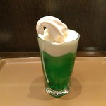 ホリーズカフェ - クリームソーダ