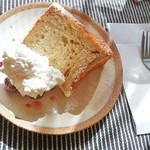 限定日替わりプチスイーツ（シフォンケーキ苺）350円　2017/09