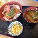 くつろぎ亭ひこべえ  - うなぎ丼　972円