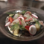 OUI - 炙った秋刀魚のマリネ 焼きナスソース
            カンパチのカルパッチョジェノヴェーゼソース