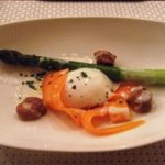 オステリア　モンテマーレ　 トットリーネ - グリーンアスパラガスと有機ニンジンのソテ