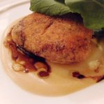 オステリア　モンテマーレ　 トットリーネ - 鳥取地鶏ピヨのコトレッタ、白大豆とシナモン風味のソース