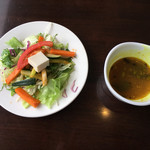 カーン・ケバブ・ビリヤニ - サラダとラッサム