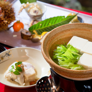 人気メニュー♪湯豆腐×京懐石どちらも楽しめる【湯豆腐御膳】