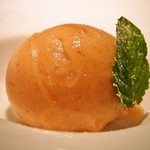 トラットリア・アルモ - 小山田の桃のソルベ