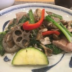 Kozara Chuu Ka Ochai - ホエー豚と季節野菜のあっさり葱生姜炒め