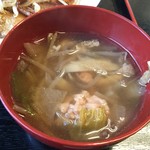 山田食堂 - 小さい。少ない。