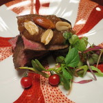 強肴：和牛ろーすと　姫若菜　蕃茄　焦がし玉葱醤油　とりゅふナッツ