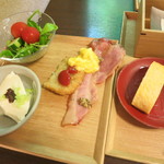 みやじまの宿 岩惣 - 朝食：和定食＋ビュッフェ形式の洋食